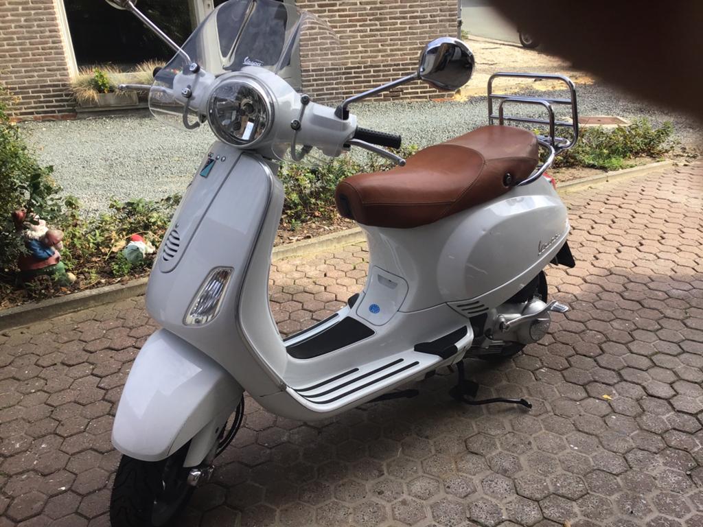 Vespa 125 cc Lucca, Vélos & Vélomoteurs, Vélomoteurs & Scooters bridés, Enlèvement, Comme neuf, Vespa