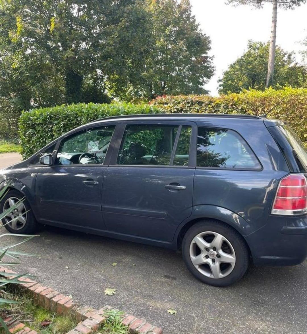 Emplacement de l'Opel Zafira 1.9 CDTI 7, Achat, 7 places, Particulier, Euro 4