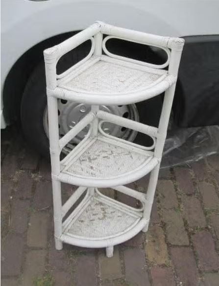 Belle étagère d'angle rétro en osier blanc - 29 x 29 x 88, Enlèvement ou Envoi, Maison et Meubles