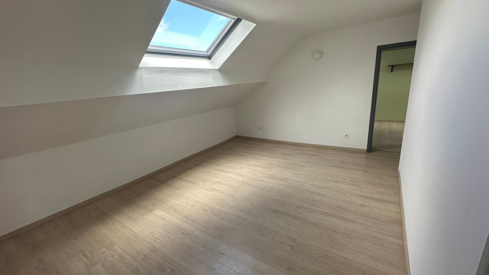 À LOUER – étage 65 m2 en colocation (Bail de droit commun), Immo, 50 m² ou plus, Province de Namur