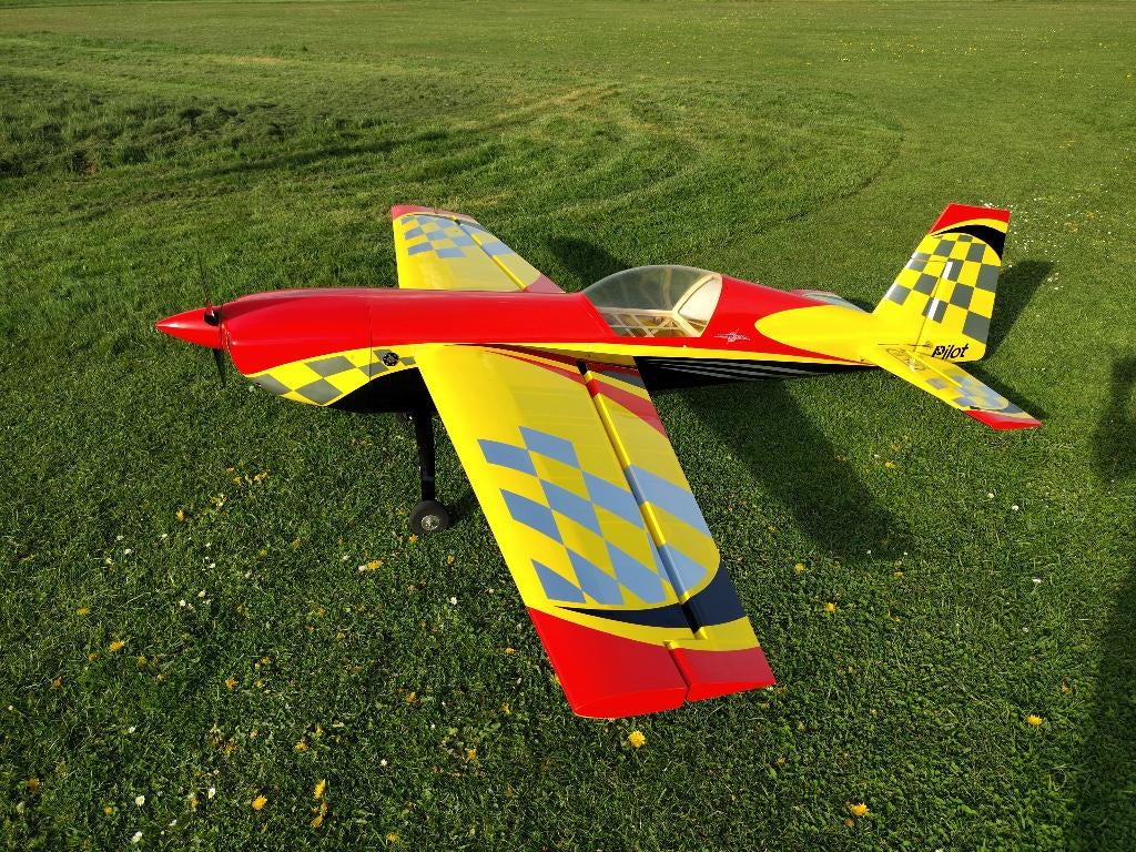 Extra Pilot RC 107", Enlèvement, Utilisé, Essence