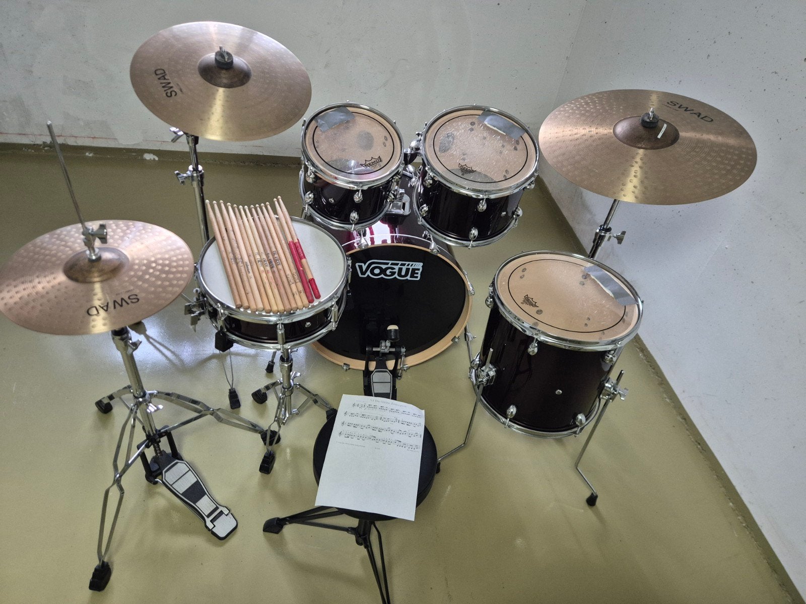 complete 5-delige akoestische Vogue drumset, Muziek en Instrumenten, Drumstellen en Slagwerk, Ophalen