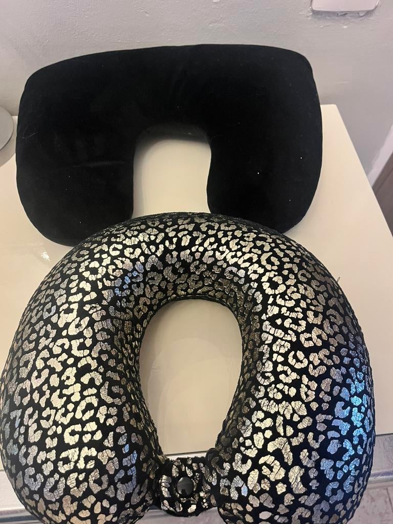 Lot de 2 coussins de voyage pour le maintien de la tête, Enlèvement ou Envoi, Comme neuf, Noir