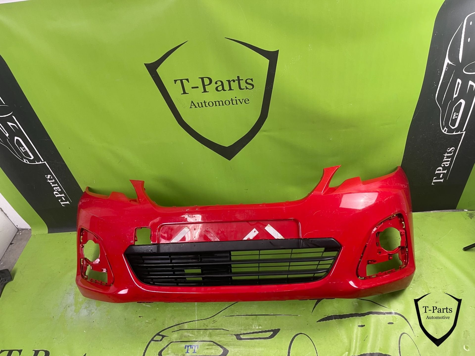 Peugeot 108 voorbumper bumper rooster 14+ grille 1612201580, Auto-onderdelen, Info@fabrikant.eu, Bumper, Fabrikant BV, Gebruikt