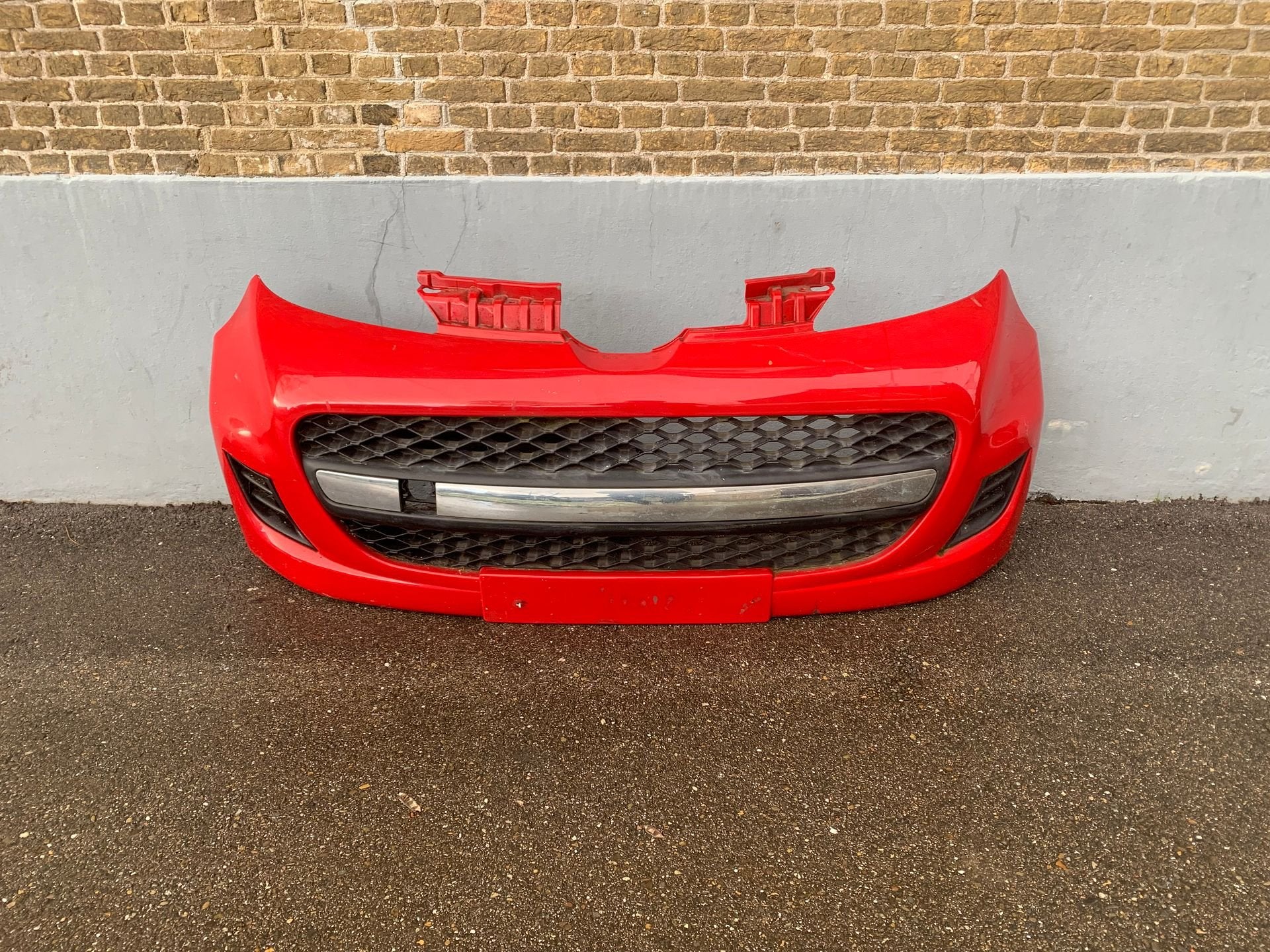 voorbumper peugeot 107 2008 tot 2012 rood bumper, Auto-onderdelen, Gebruikt, -, Voor, -