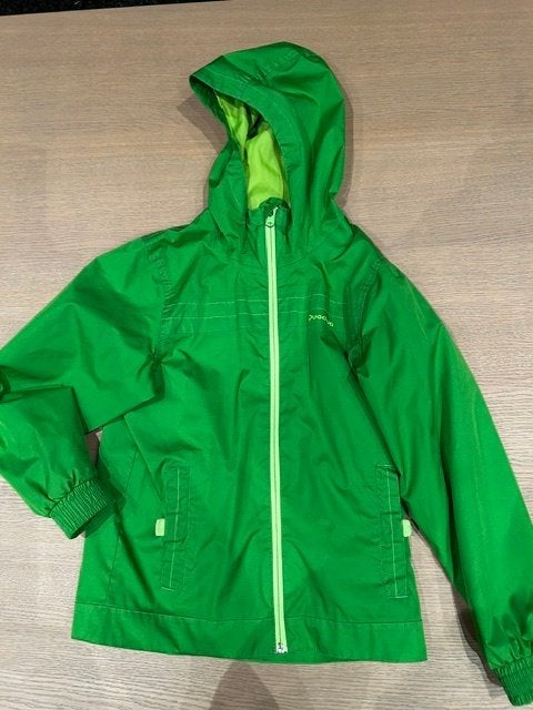 Jas /regenjas jongen 134/140 - 9/10 jaar, Enfants & Bébés, Vêtements enfant | Taille 134, Garçon, Enlèvement ou Envoi, Decathlon