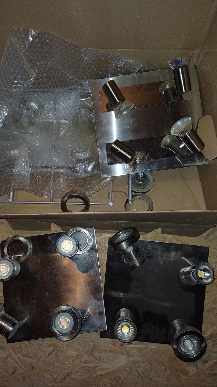 3 Sets de spots, Enlèvement