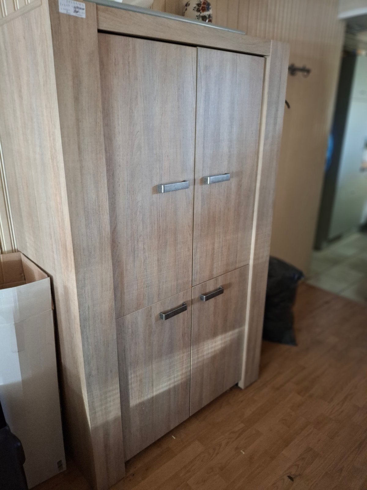 2 hoge kasten + tafel, Ophalen