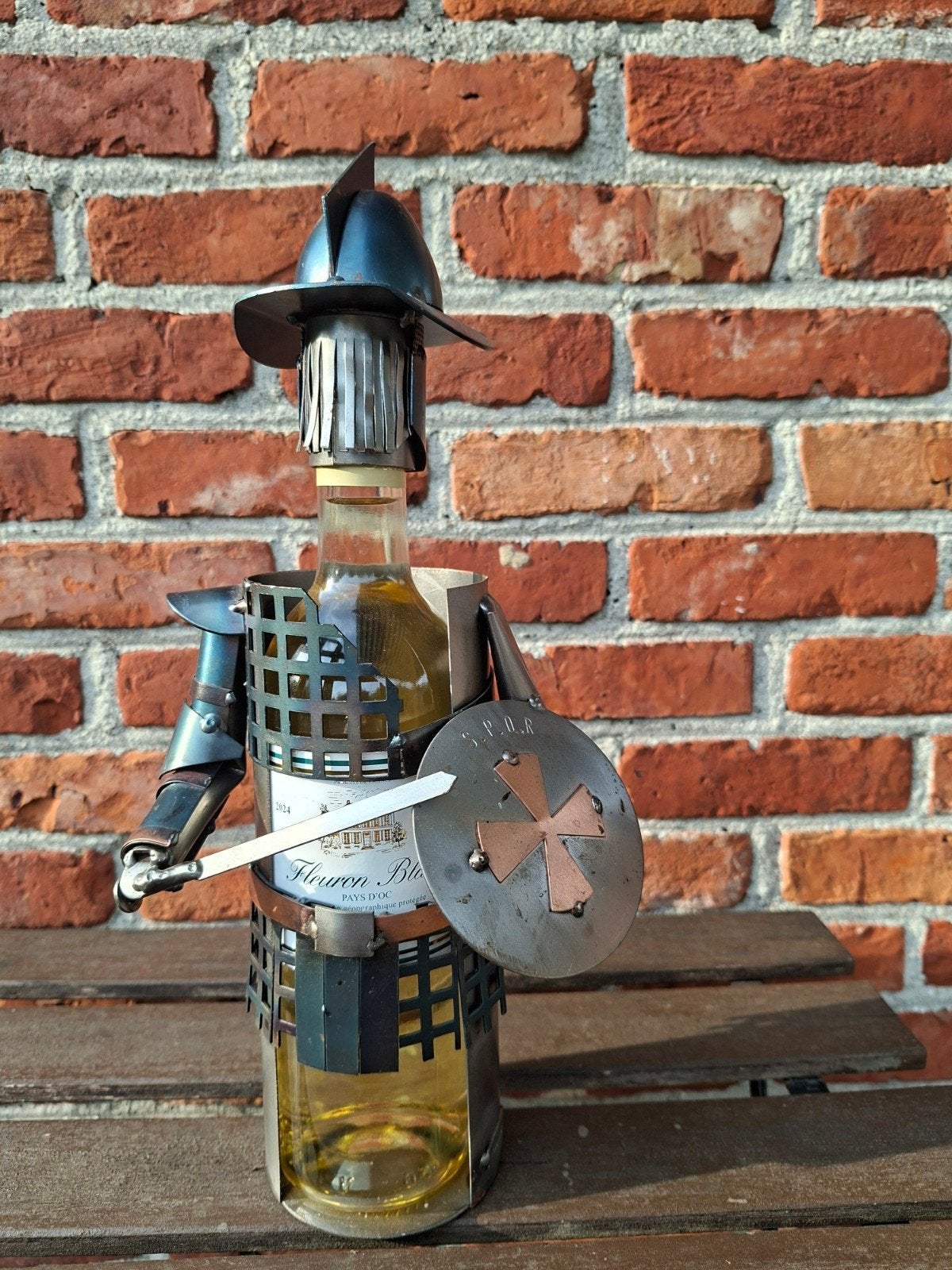 Handgemaakte metalen ridder als wijnfleshouder, Ophalen of Verzenden, Metaal