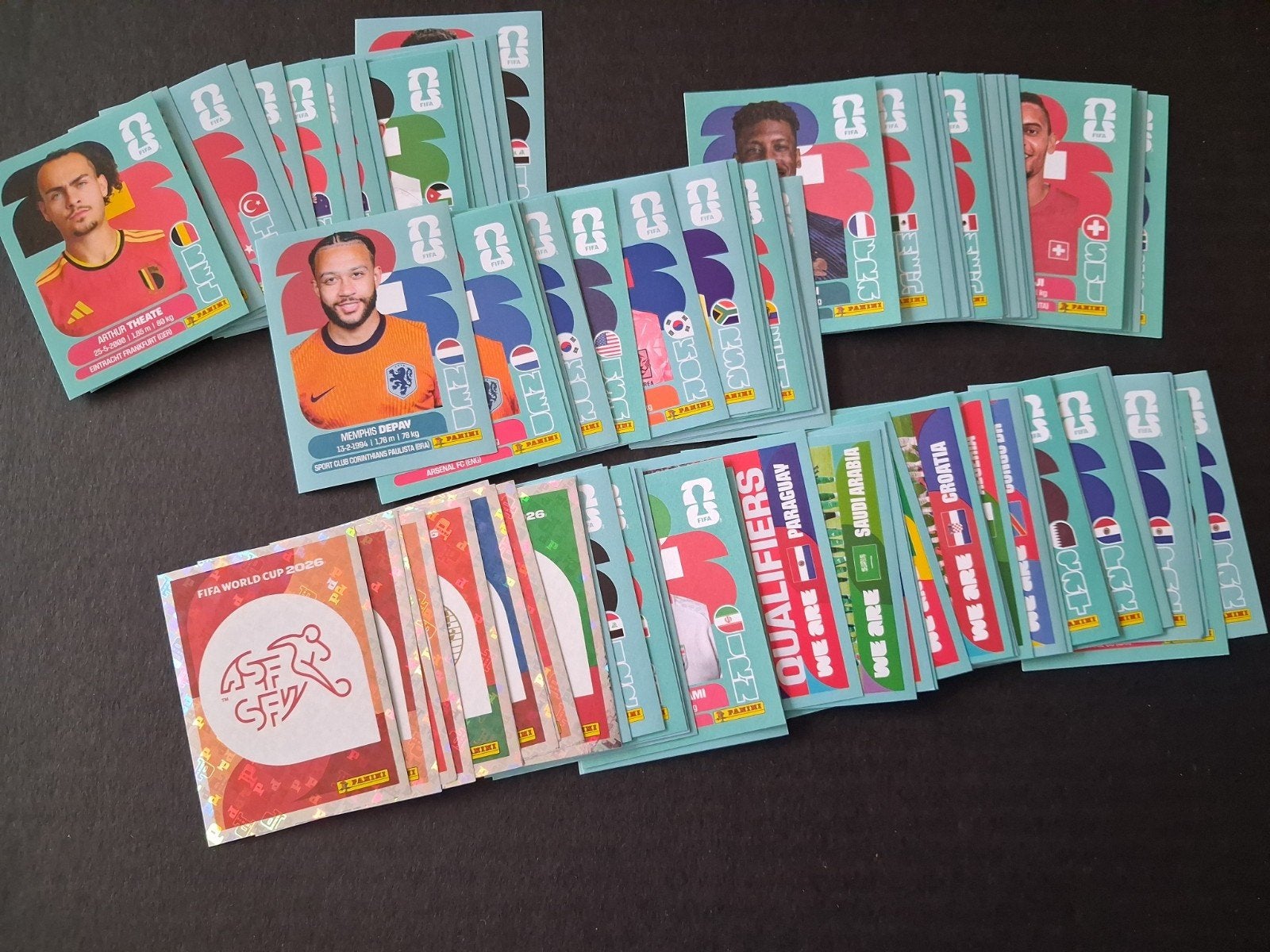 Panini FIFA World Cup 2026 "100 stickers" Nieuwe staat  (B), Verzenden, Nieuw, Meerdere stickers