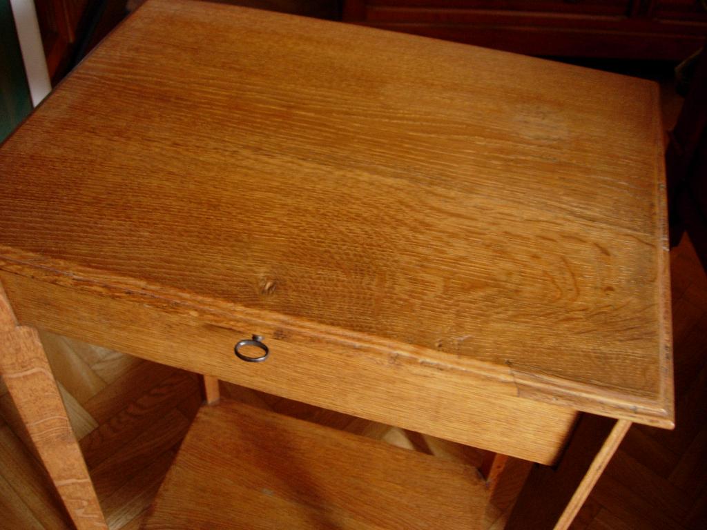 Eikenhouten tafel H 79 x B 49 x l 36 cm in zeer goede staat, Ophalen