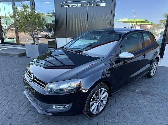 Volkswagen Polo 1.2i Black Edition Serie speciale Airoc GPS, Auto's, Euro 5, Zwart, 1198 cc, Zwart