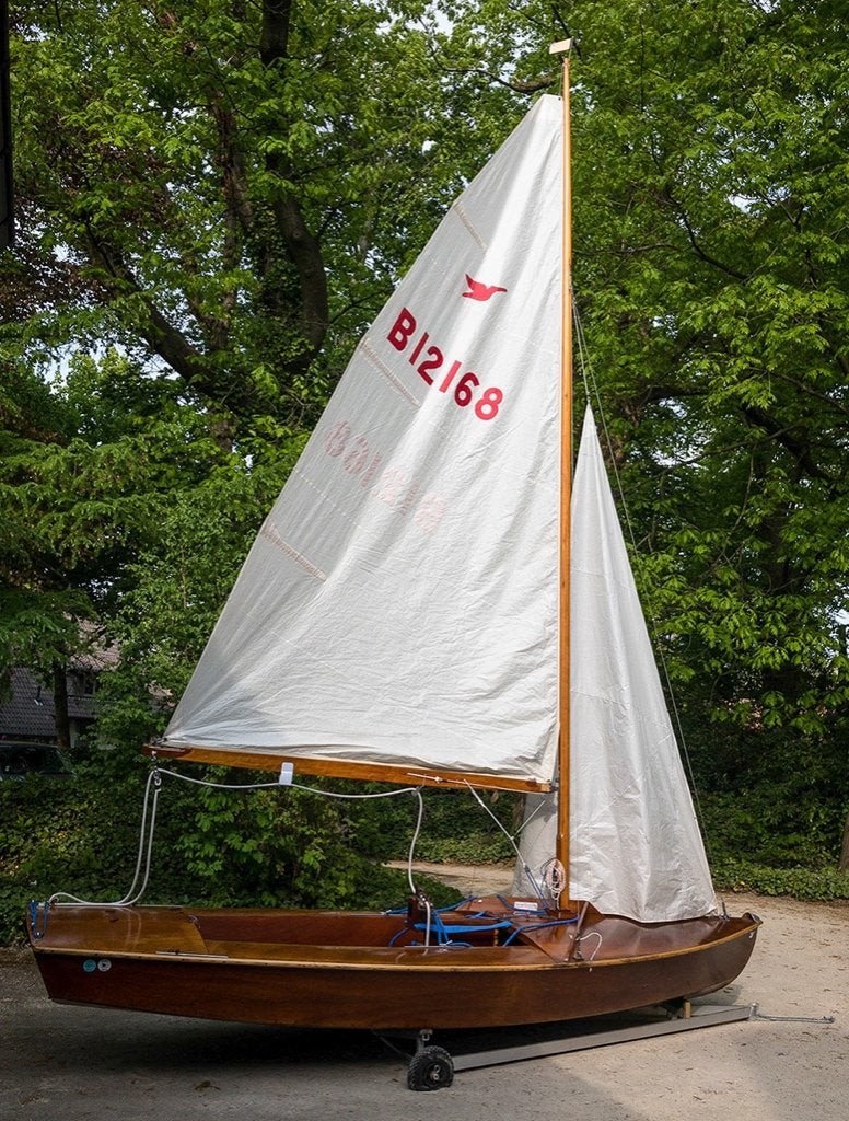 Voilier Snipe en bois classique de 1967 avec chariot, Sports nautiques & Bateaux, Autovideur, Autres types, Autres marques, Enlèvement