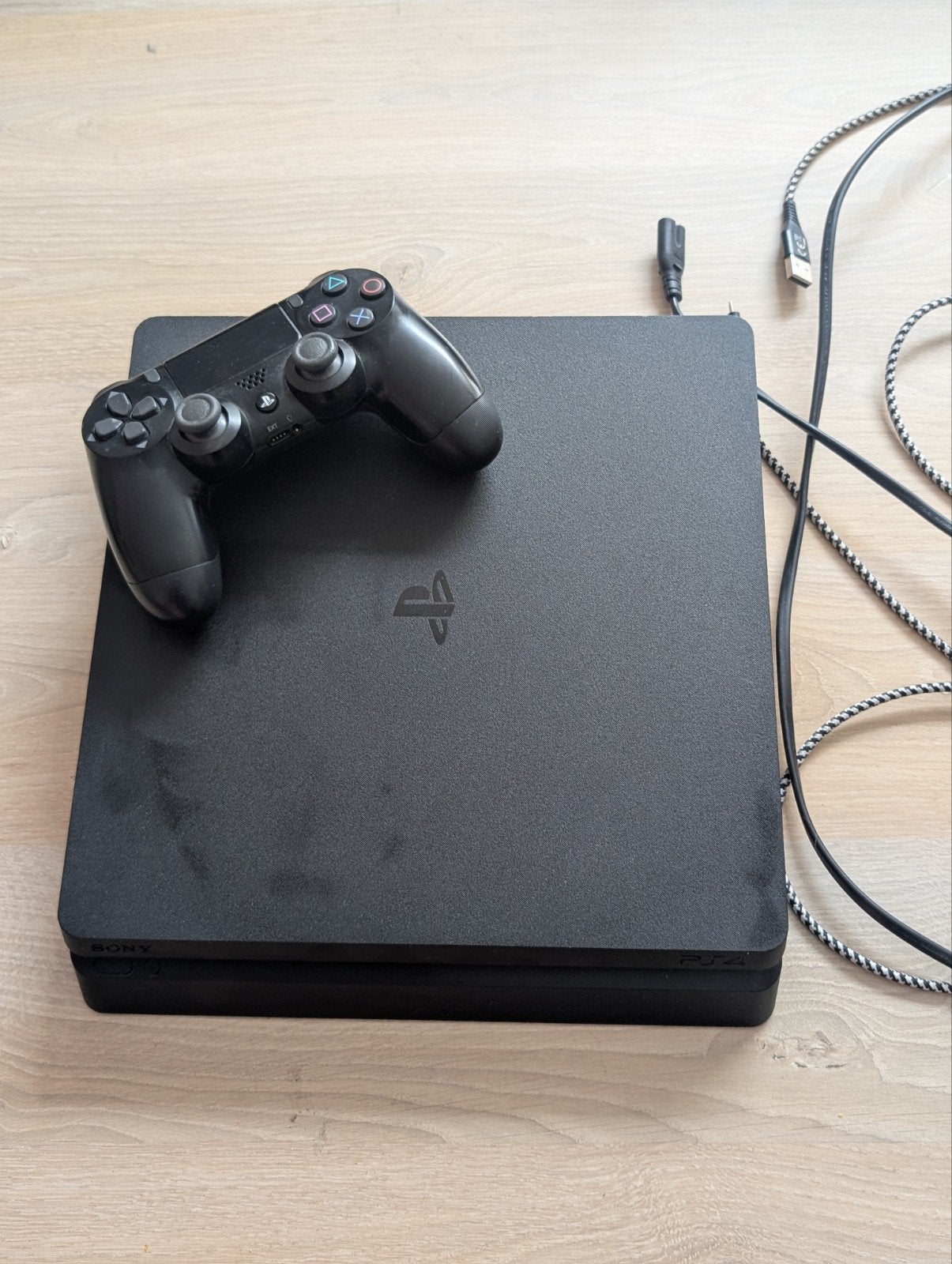 Ps4 met 1 controller en 4 spelletjes!!!, Games en Spelcomputers, Spelcomputers | Sony PlayStation 4, Ophalen, Met 1 controller