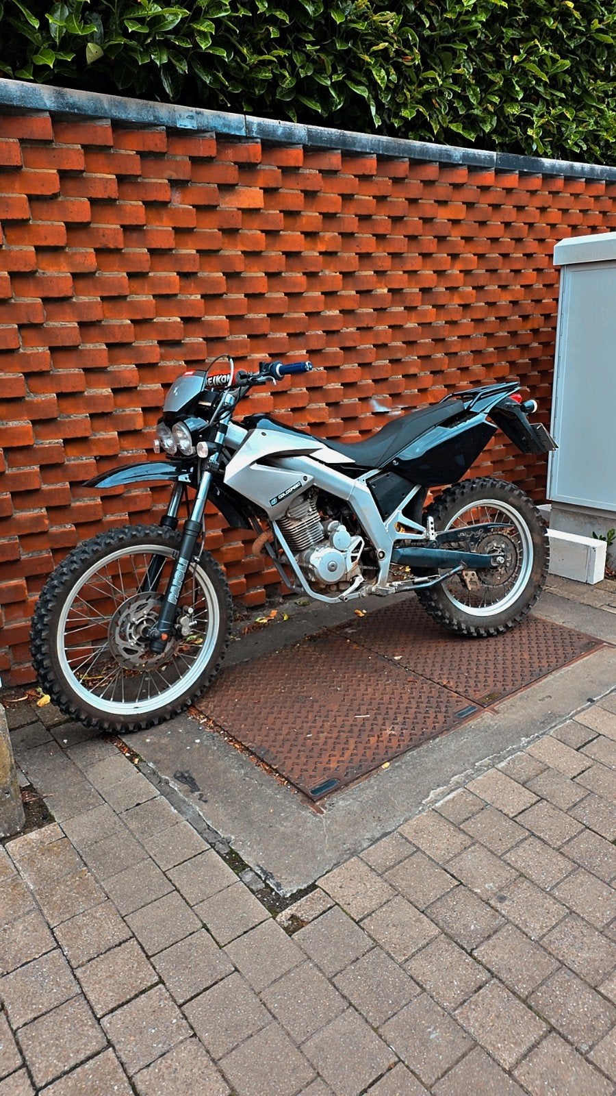 Derbi 125 sm lire description, Fietsen en Brommers, Brommers | Derbi