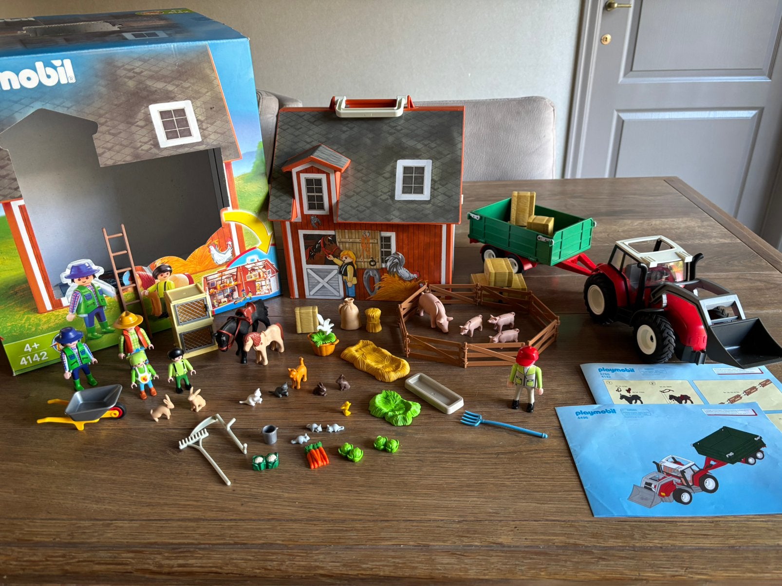 Playmobil meeneemboerderij met tractor, Ophalen of Verzenden, Zo goed als nieuw