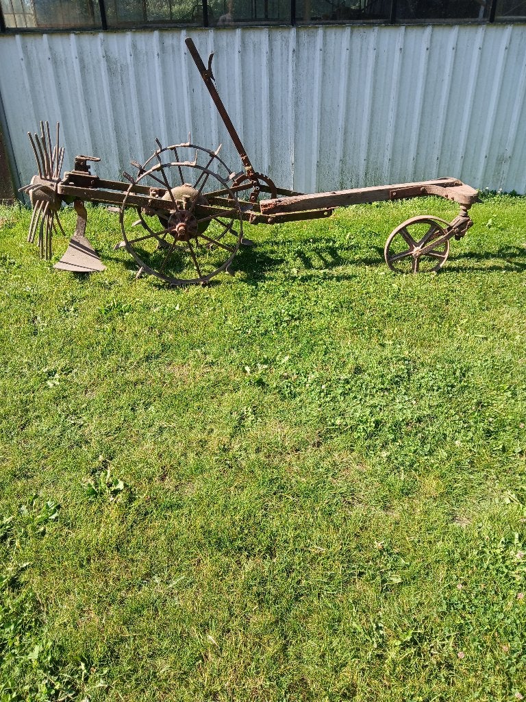 Oude aardappel rooier, Zakelijke goederen, Ophalen, Akkerbouw, Oogstmachine