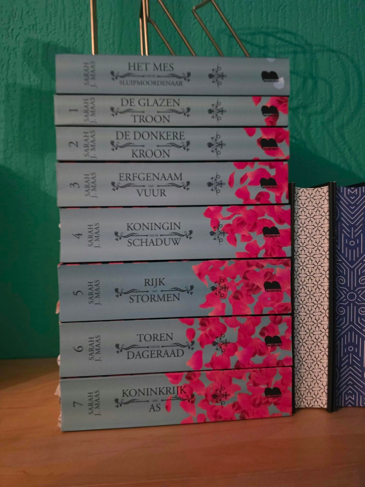 Throne of Glass reeks, Ophalen, Zo goed als nieuw
