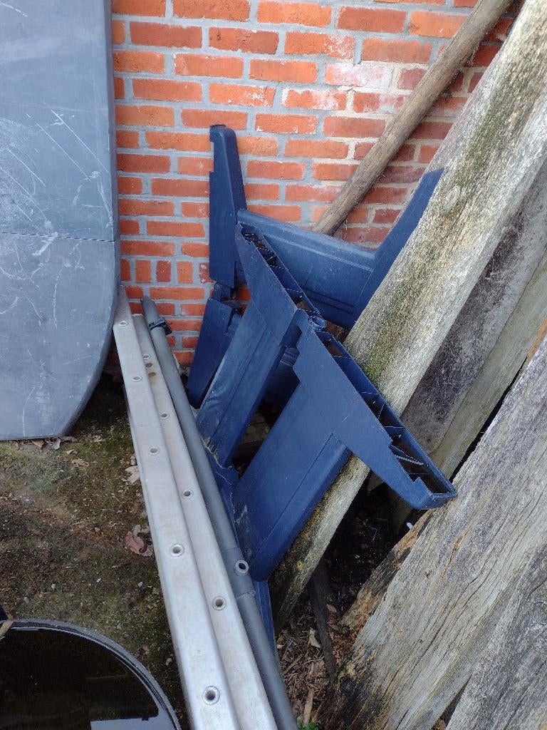 Table de jardin bleue d'occasion avec 6 chaises,à rafraîchir, Chaise, Salons de jardin, Synthétique, Enlèvement