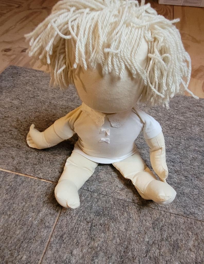 Stoffen unisex  baby pop / etalagepop, Ophalen of Verzenden, Zo goed als nieuw, Pop