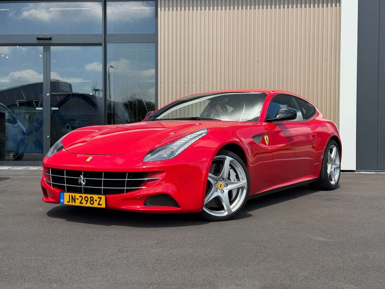 Ferrari FF 6.3 V12 661pk 2011 Rood, Auto's, Ferrari, Automaat, Euro 5, Zwart, 12 cilinders