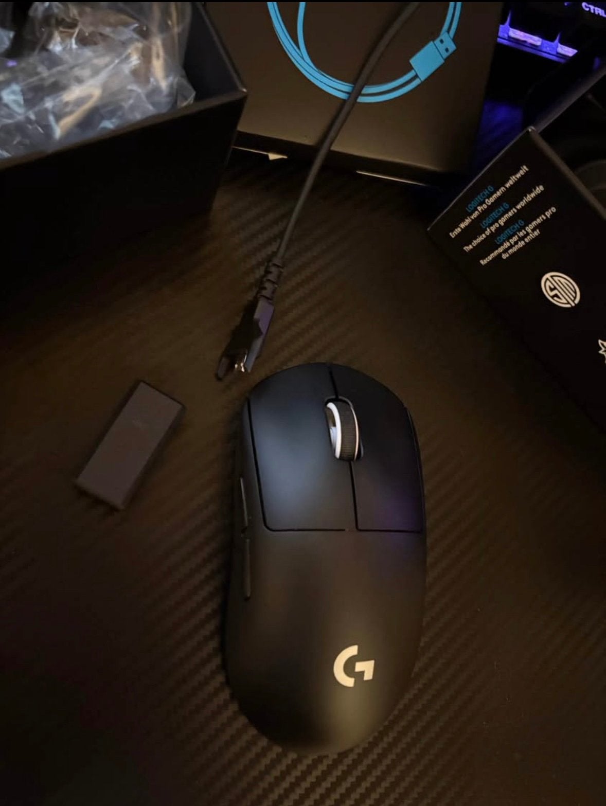 Logitech G Pro Superlight Muis, Computers en Software, Muizen, Ophalen, Zo goed als nieuw, Muis