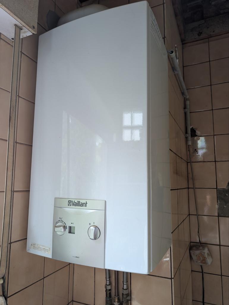 Vaillant gas warm water doorstromer, Doe-het-zelf en Bouw, Ophalen