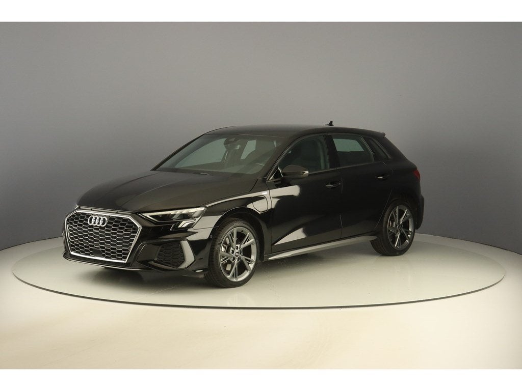 Audi A3 40TFSIe 204pk S-Line Pack Platinum, Autos, Audi, Euro 6, Noir, 5 portes, Automatique
