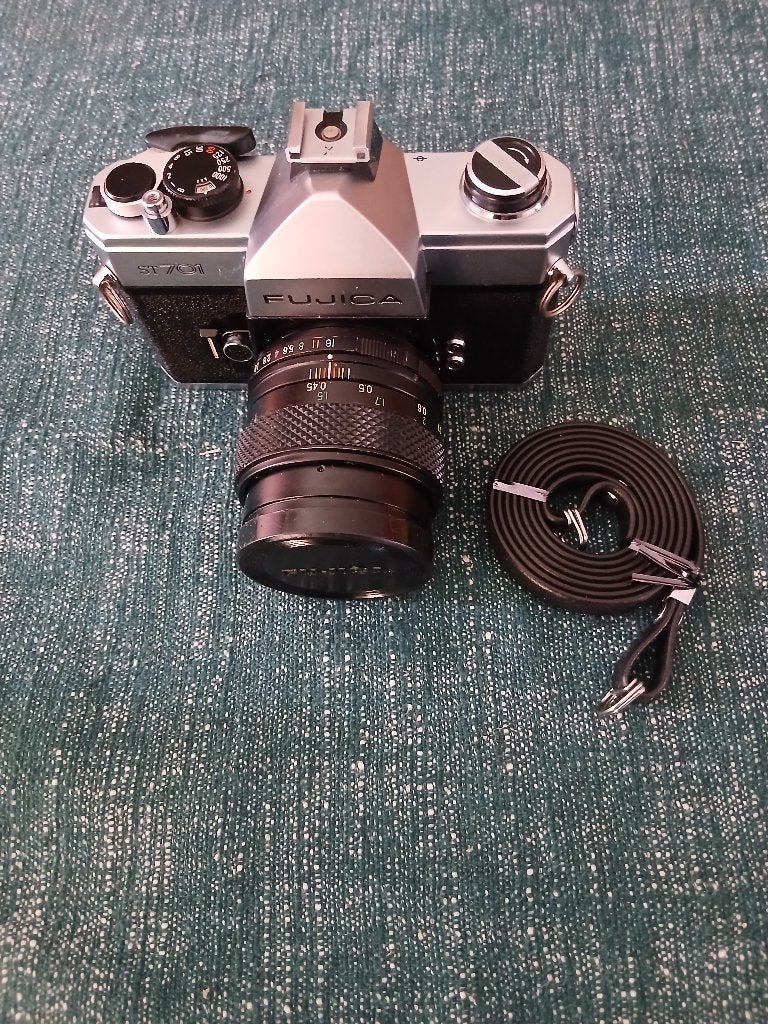 Fujica ST-701, TV, Hi-fi & Vidéo, Appareils photo analogiques, Enlèvement ou Envoi, Utilisé, Reflex miroir, Fuji