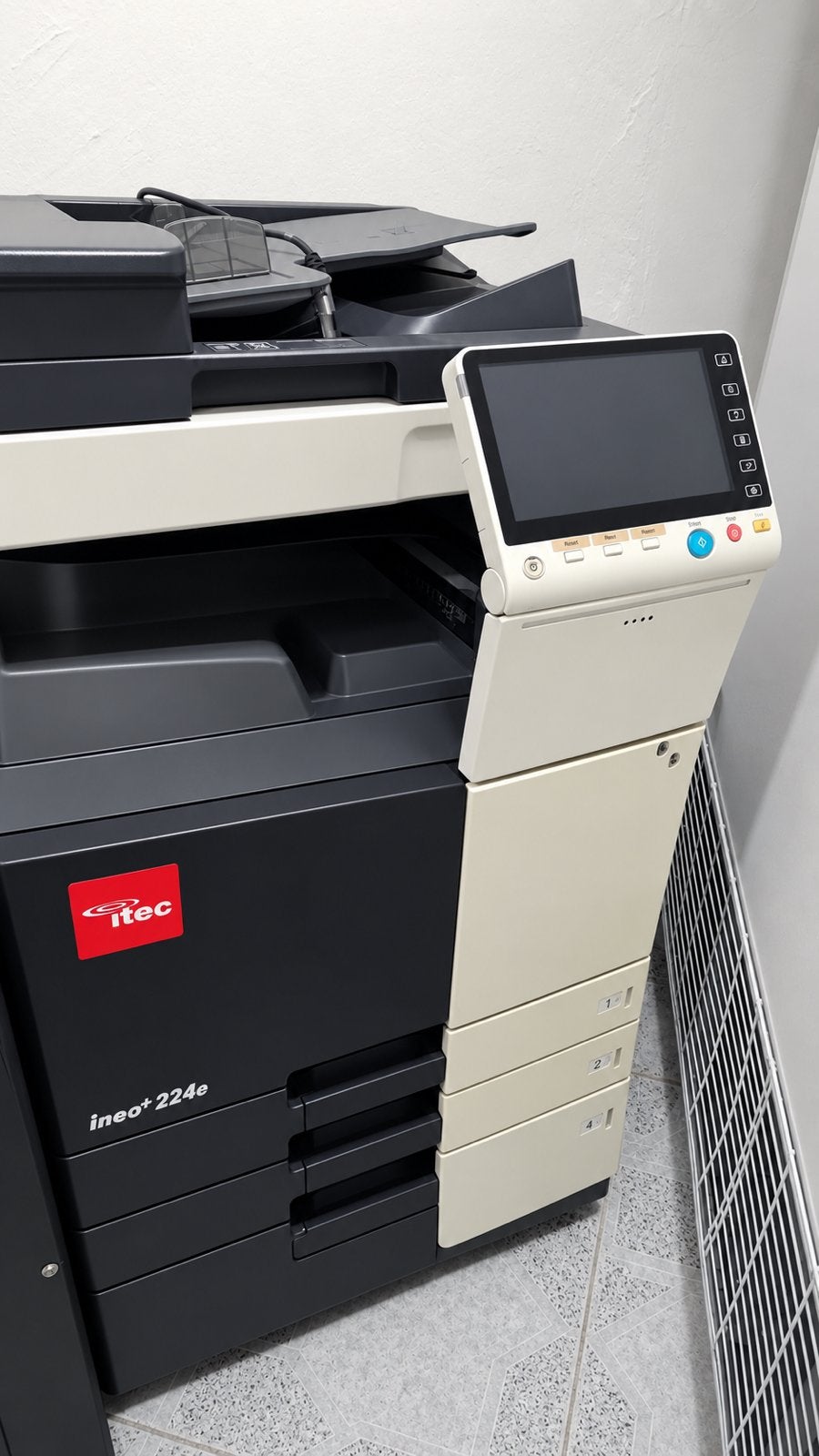 Printer: ineo+ 224e, Informatique & Logiciels, Enlèvement, Utilisé, Scannez, Imprimante