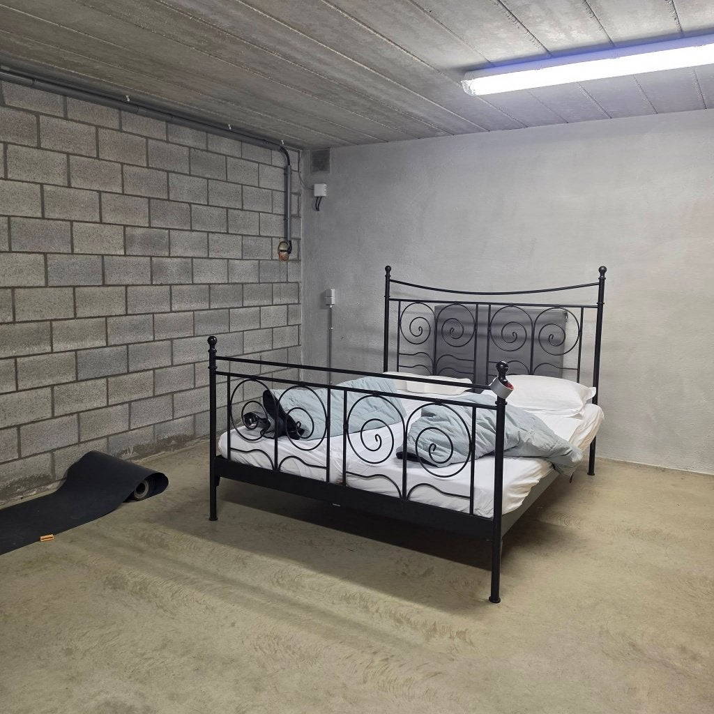 GRATIS bed ombouw, Ophalen, Gebruikt, Zwart, Tweepersoons
