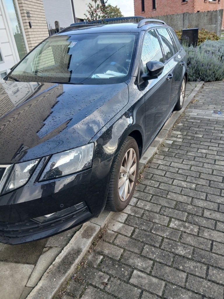 Voiture Skoda combi, Auto's, Voorwielaandrijving, Stof, 1498 cc, Zwart