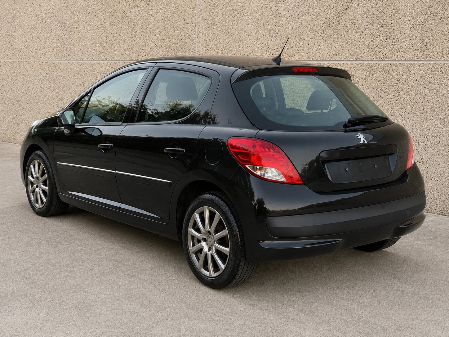 Peugeot 207 1.4d Airco Cd/Radio start rijd goed, Auto's, Peugeot, Bedrijf, Radio, Te koop, Handgeschakeld