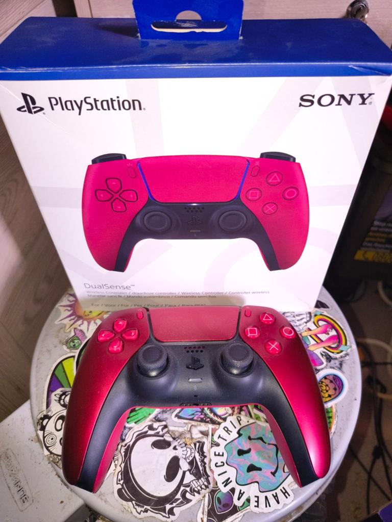 Ps5 Dualsense Controller Volcanic Red in nieuwstaat, Games en Spelcomputers, Spelcomputers | Sony PlayStation 5, Ophalen of Verzenden