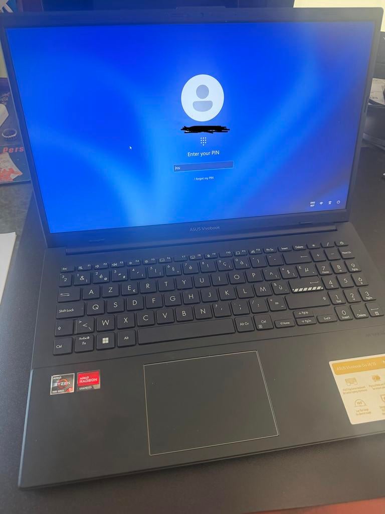 Asus Vivobook AMD Ryzen 5 7520U with Radeon Graphics 16GB, Ophalen, Gebruikt
