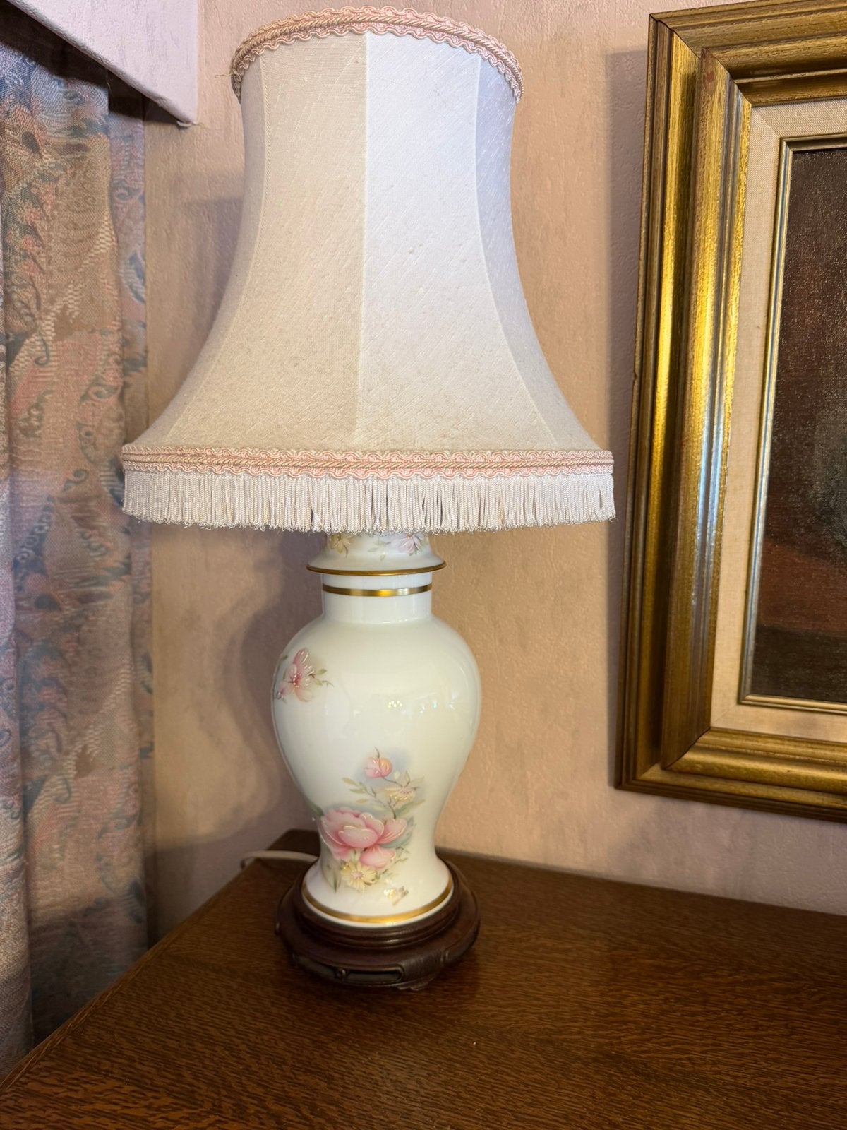 Vintage Handgeschilderde Bloemvormige Porseleinen Tafellamp, Antiek en Kunst, Ophalen of Verzenden