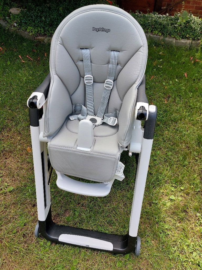 Chaise bébé Peg Perego Siesta, Enfants & Bébés, Chaises pour enfants, Enlèvement, Comme neuf, Chaise évolutive, Ceinture(s)