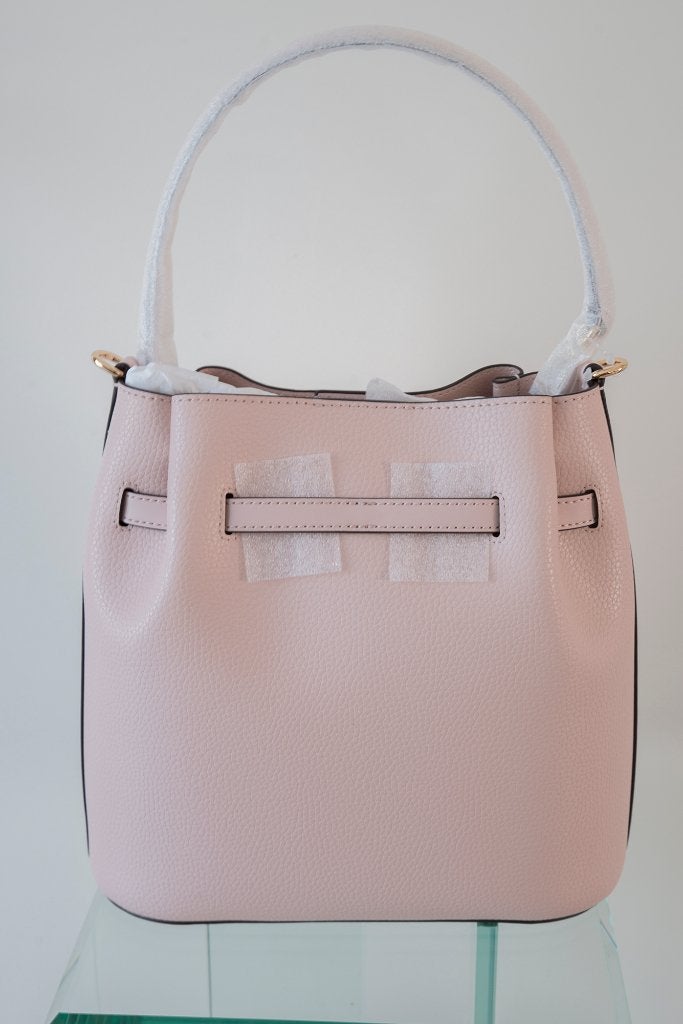 Sac à main Michael Kors Carson Bucket Bag neuf, Bijoux, Sacs & Beauté, Sacs | Sacs Femme, Neuf, Sac à main, Enlèvement ou Envoi