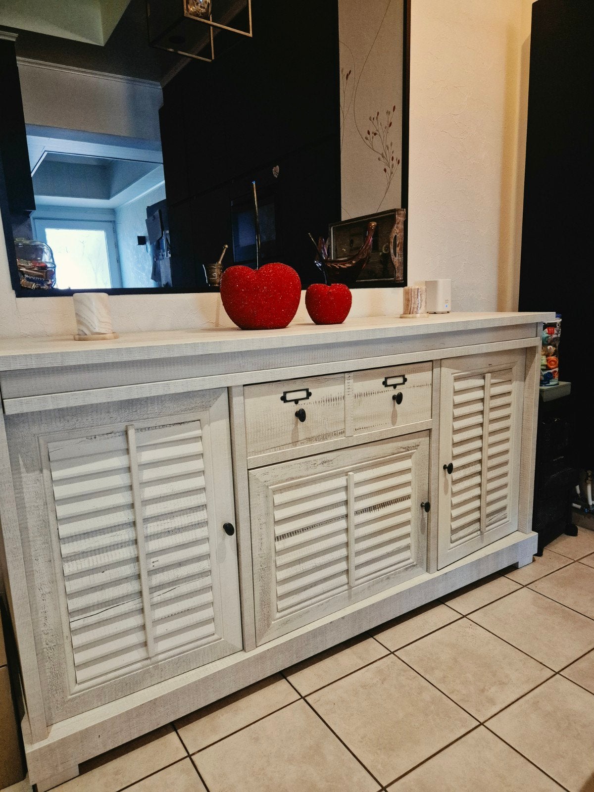 Mooie Landelijke Dressoir met Louvre-deuren (173 x 93 cm), Huis en Inrichting, Kasten | Dressoirs, Ophalen