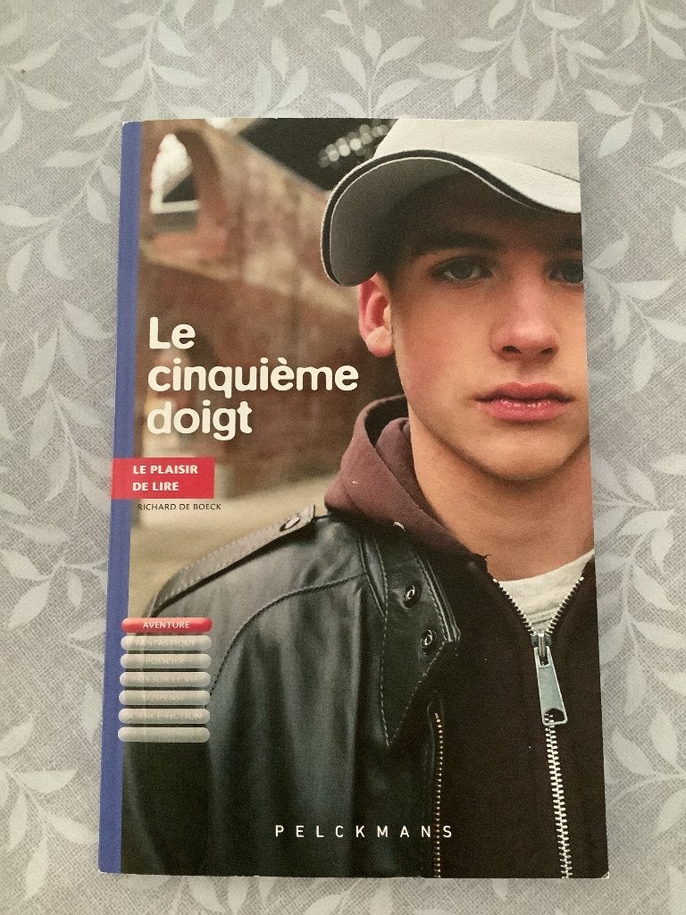 Le cinquième doigt Zo goed als nieuw, Boeken, Frans, ASO, Ophalen of Verzenden, Zo goed als nieuw