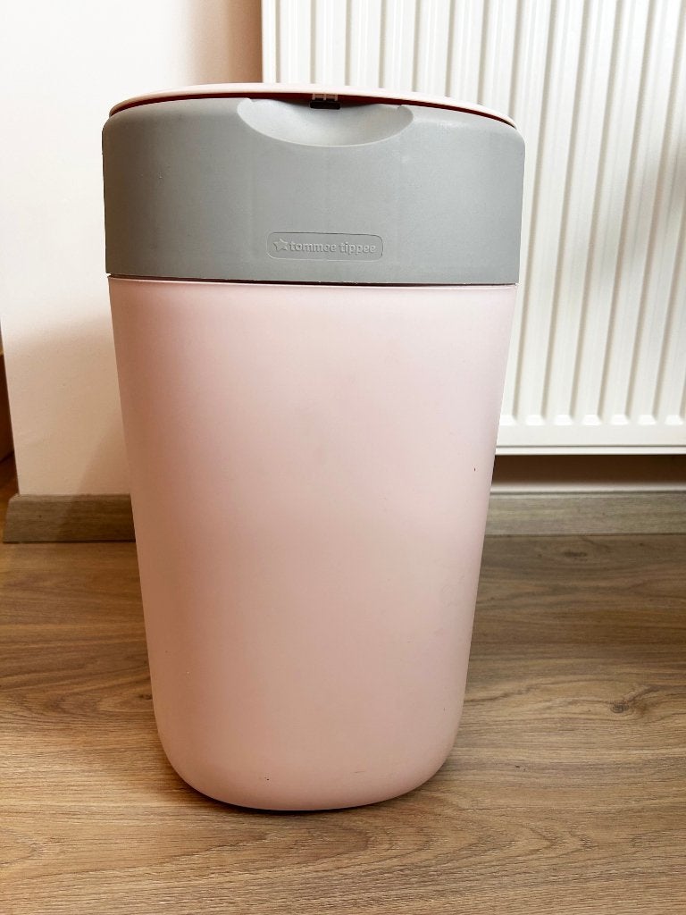 Poubelle à couches pour bébé rose et grise Tommee Tippee, Kinderen en Baby's, Badjes en Verzorging, Ophalen, Gebruikt, Luieremmer
