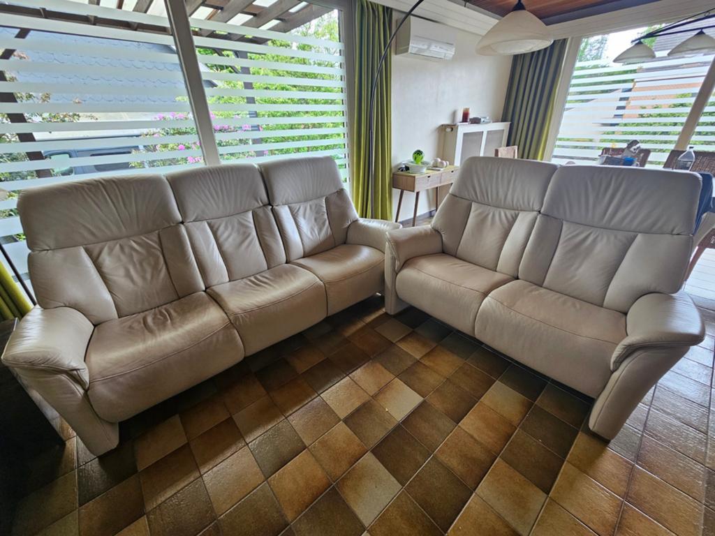 Te koop salon met 2 relaxen., Ophalen