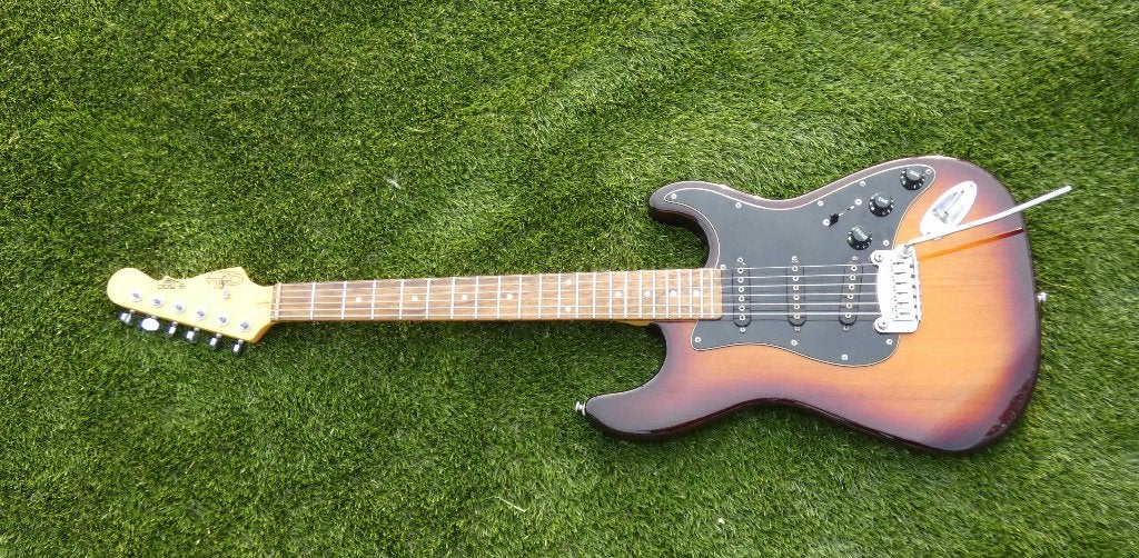 G&L Tribute-serie S-500, Muziek en Instrumenten, Ophalen, Zo goed als nieuw, Solid body