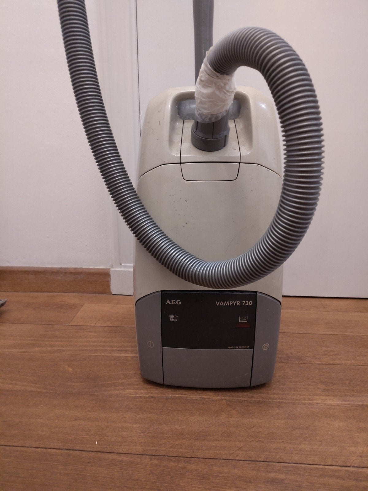 Aspirateur traîneau vintage de la marque AEG Vampyr 730, Electroménager, Enlèvement, Ne fonctionne pas, Moins de 1 200 watts, AEG