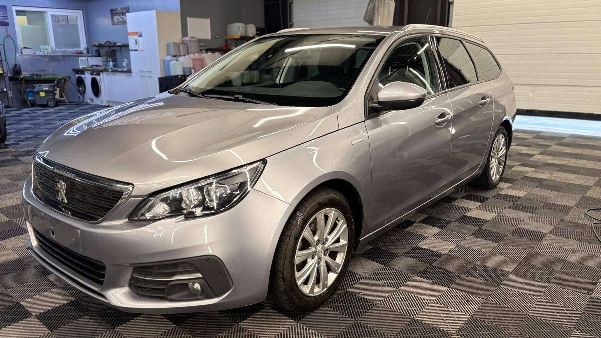 Peugeot 308 SW 1.2 PureTech bj. 2018 Euro 6, Gebruikt, Euro 6, 1199 cc, Bedrijf