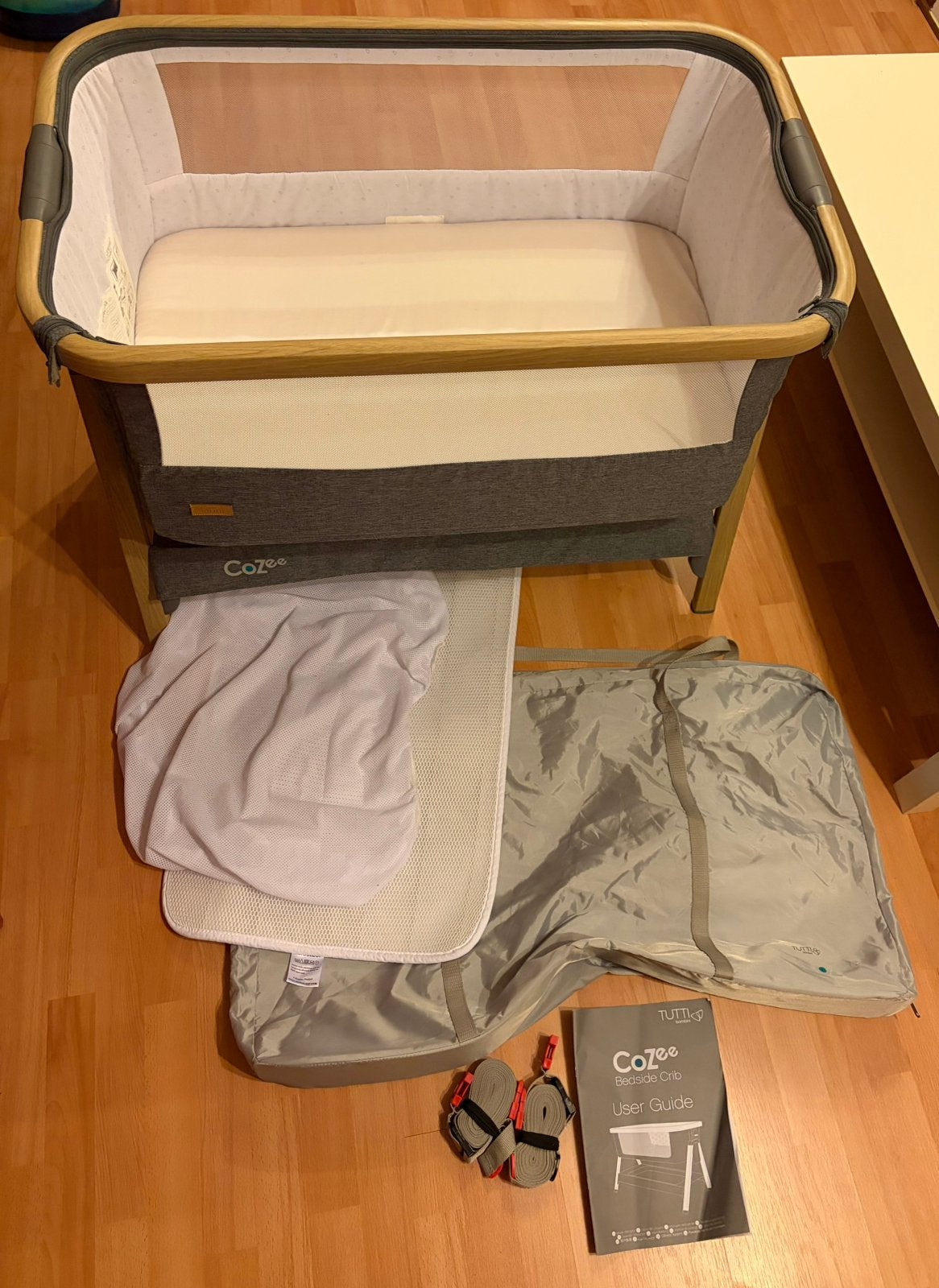 Cosleeper/babybedje Tutti Bambini met matrasjes en overtrek, Ophalen, Zo goed als nieuw, Reisbedje