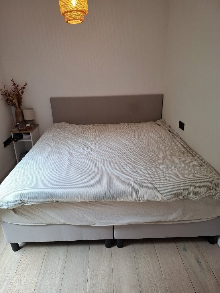 Te koop: Boxspring Box Owen Plus (180x200) – grey beige, Ophalen, Gebruikt, Beige, Tweepersoons