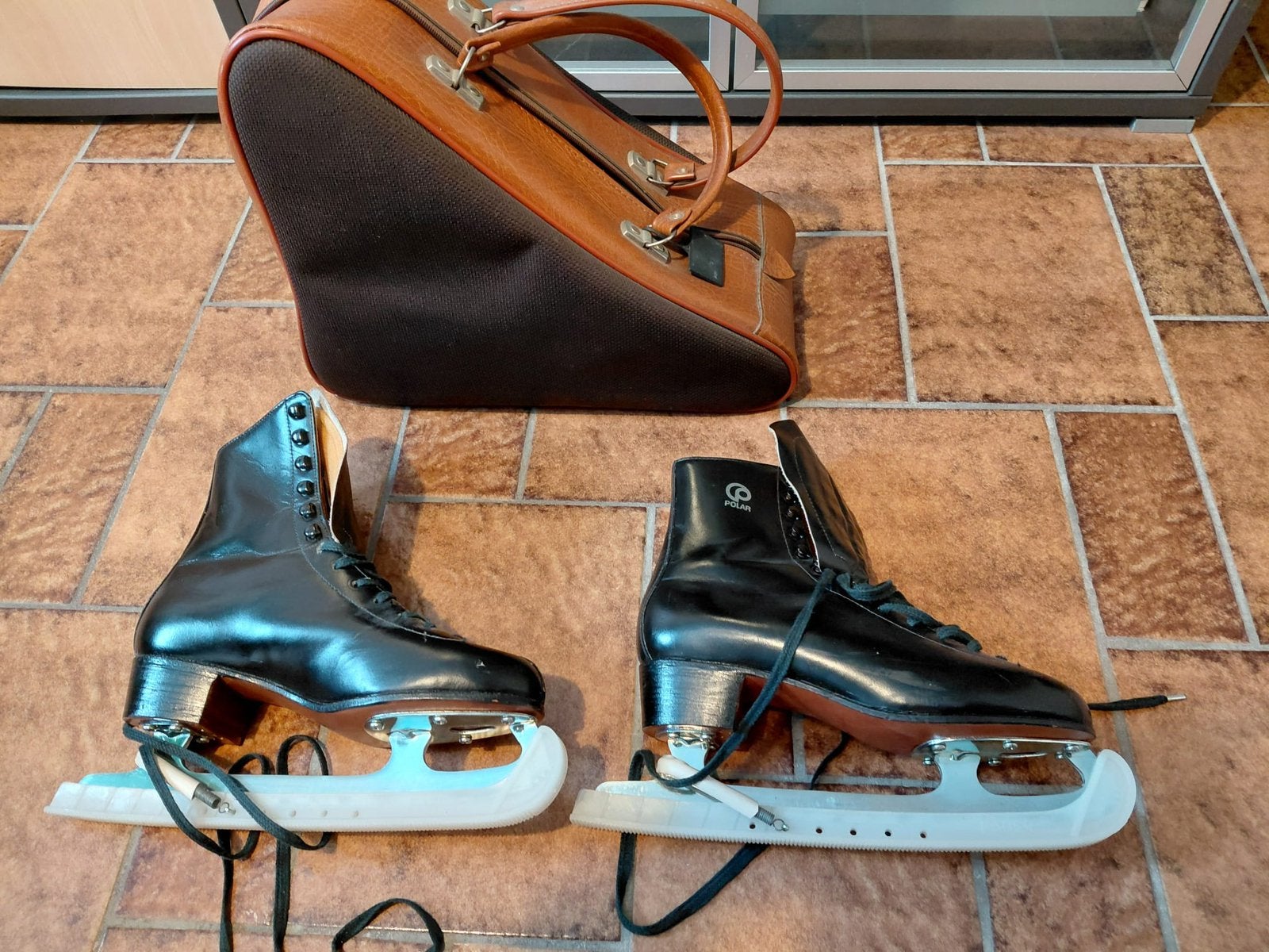 Patins a glace marque Polar pointure 40, Sport en Fitness, Ophalen, Gebruikt, Kunstschaatsen
