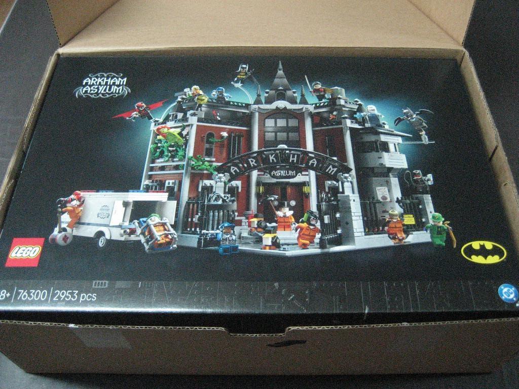 Lego  76300 Arkham Asylum, Kinderen en Baby's, Speelgoed | Duplo en Lego, Ophalen, Overige thema's, Lego, Zo goed als nieuw
