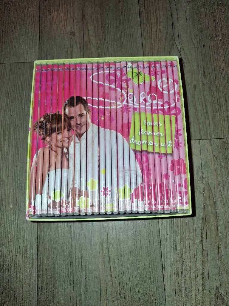 Dvd box sara, Ophalen, Zo goed als nieuw, Complete serie